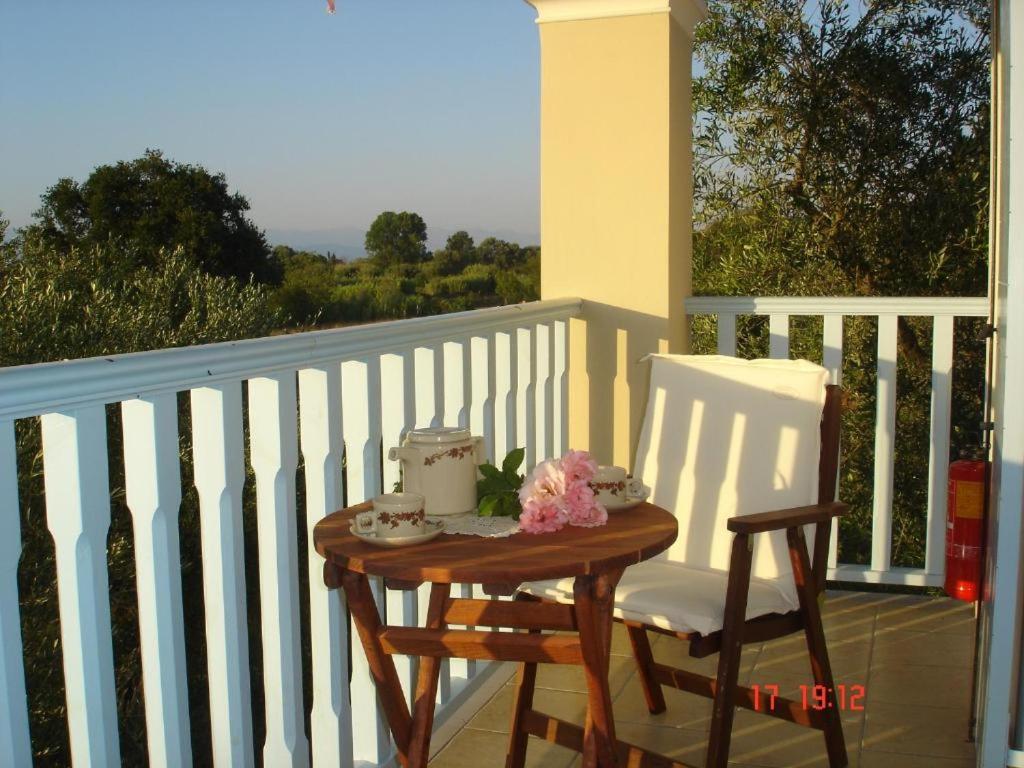 Aroggia Farm room 6